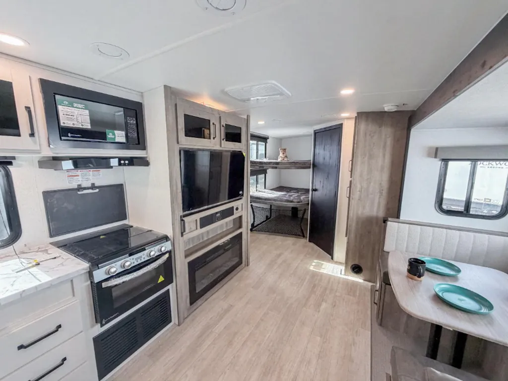 2026 Forest River Solaire 2430BHS, Photos photo 6