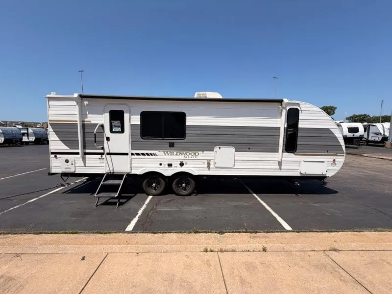 2025 Forest River RV Wildwood X-Lite 25ICE - Photo 3
