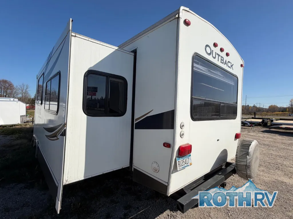 2011 Keystone Outback 298RE, Photos photo 5