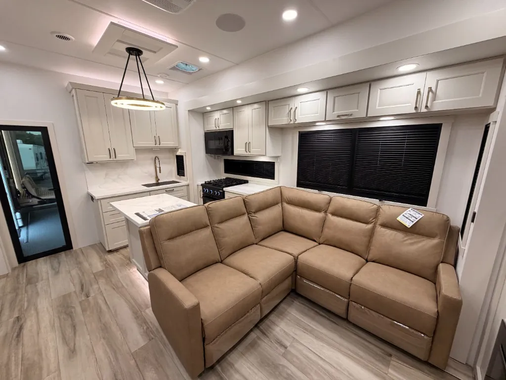 2027 Brinkley Model G 3970, Photos photo 17