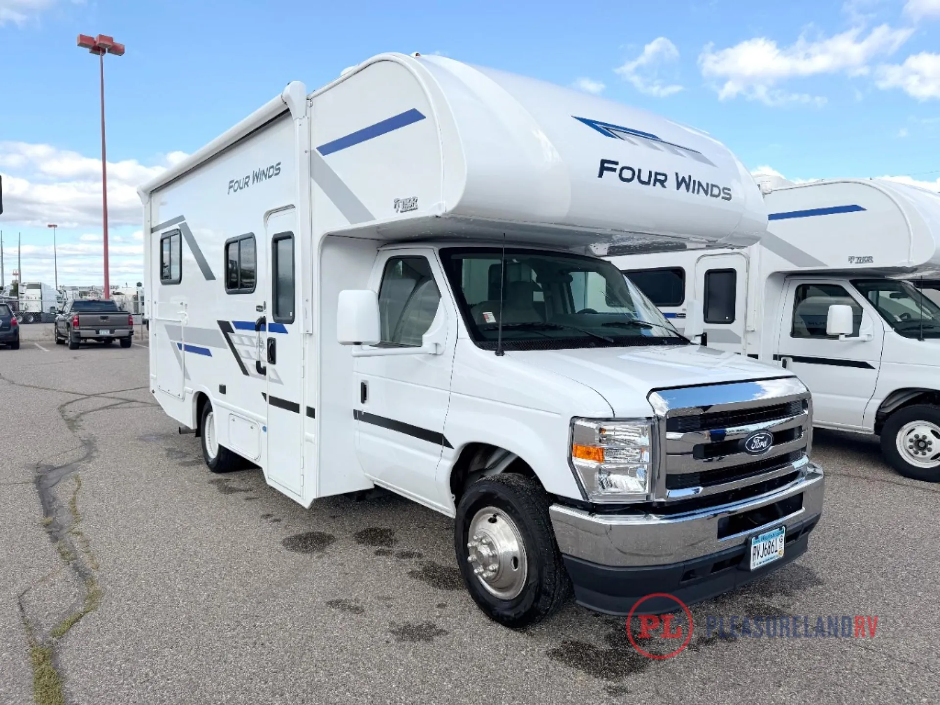 2026 Thor Motor Coach Four Winds 21Z - Photo 2