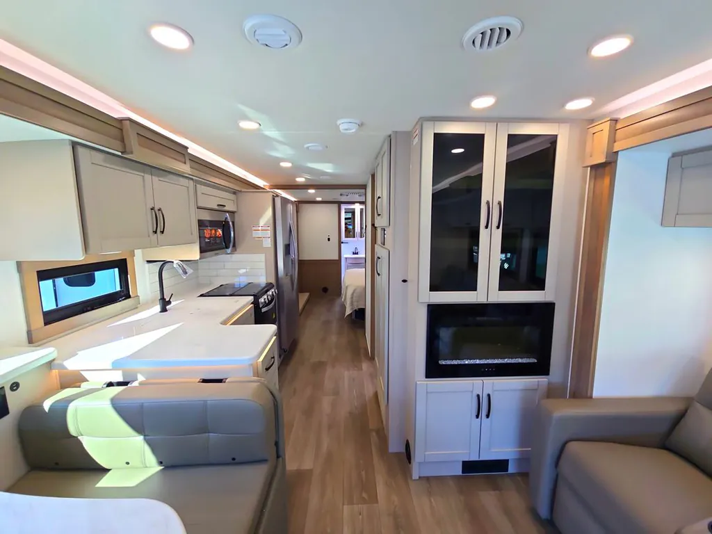 2027 Entegra Coach Vision XL 36C, Photos photo 6
