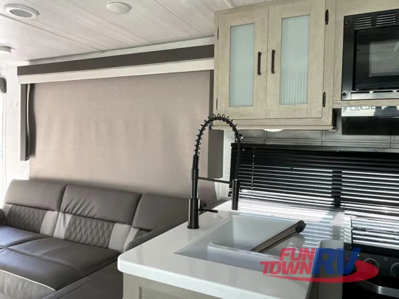 2024 Forest River RV Salem 24VIEWX - Photo 4