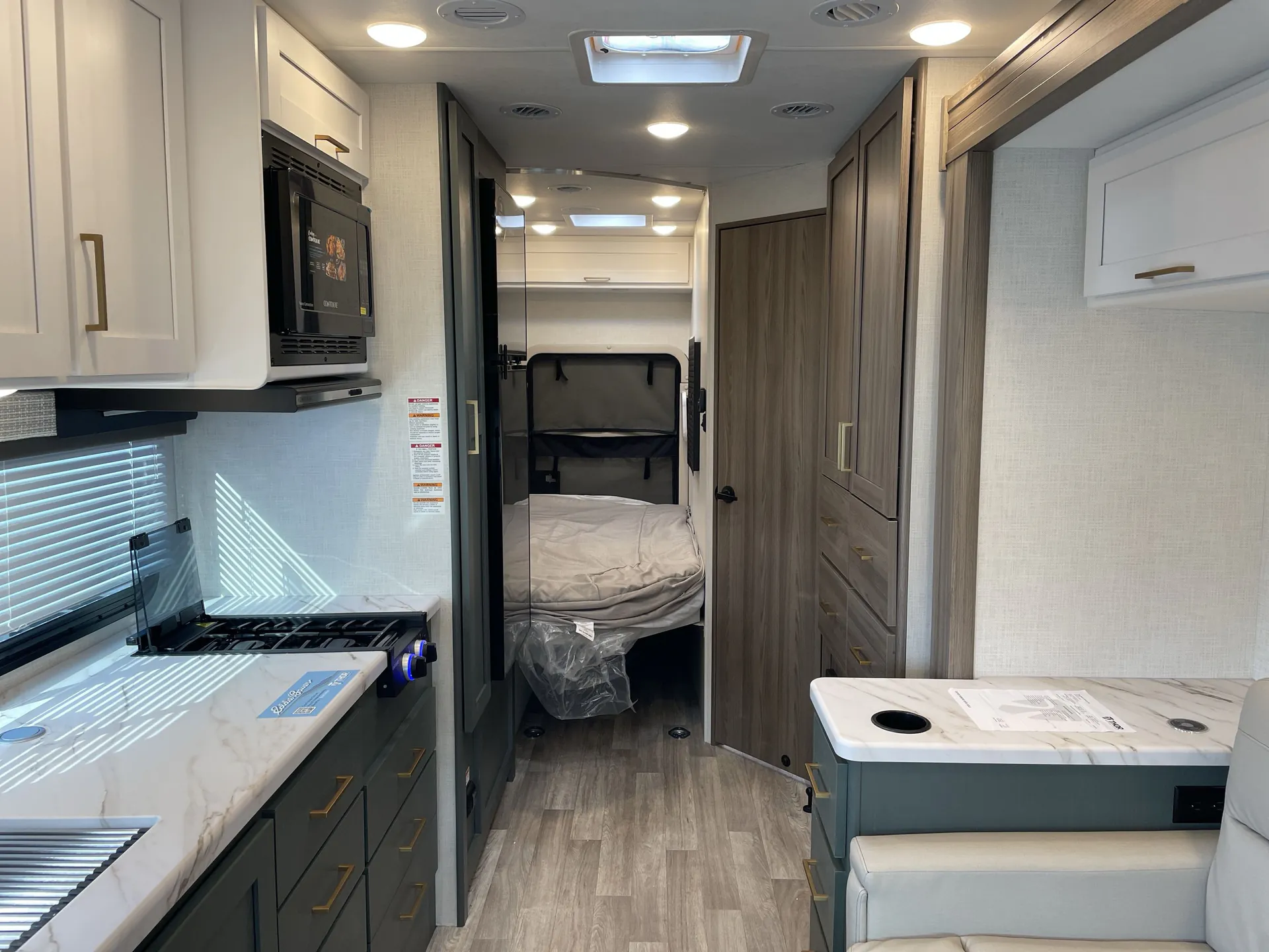 2026 Thor Motor Coach Eddie Bauer 26ED - Photo 4