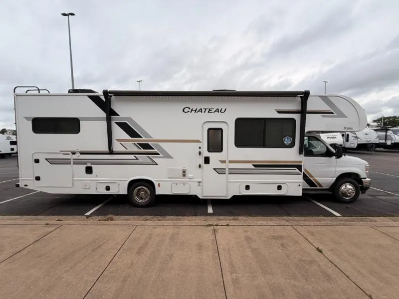2027 Thor Motor Coach Chateau 31E - Photo 4