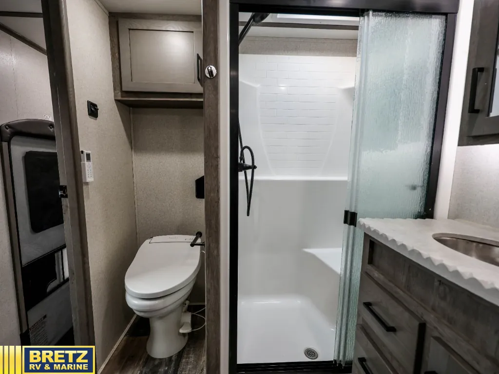 2021 Keystone Raptor 423, Photos photo 11
