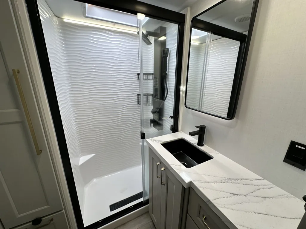 2026 Brinkley Model G 3520, Photos photo 26