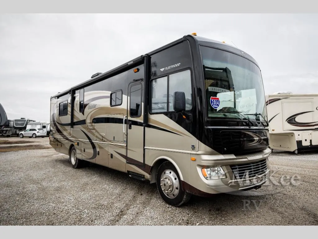 2014 Fleetwood Bounder 35K - Photo 2