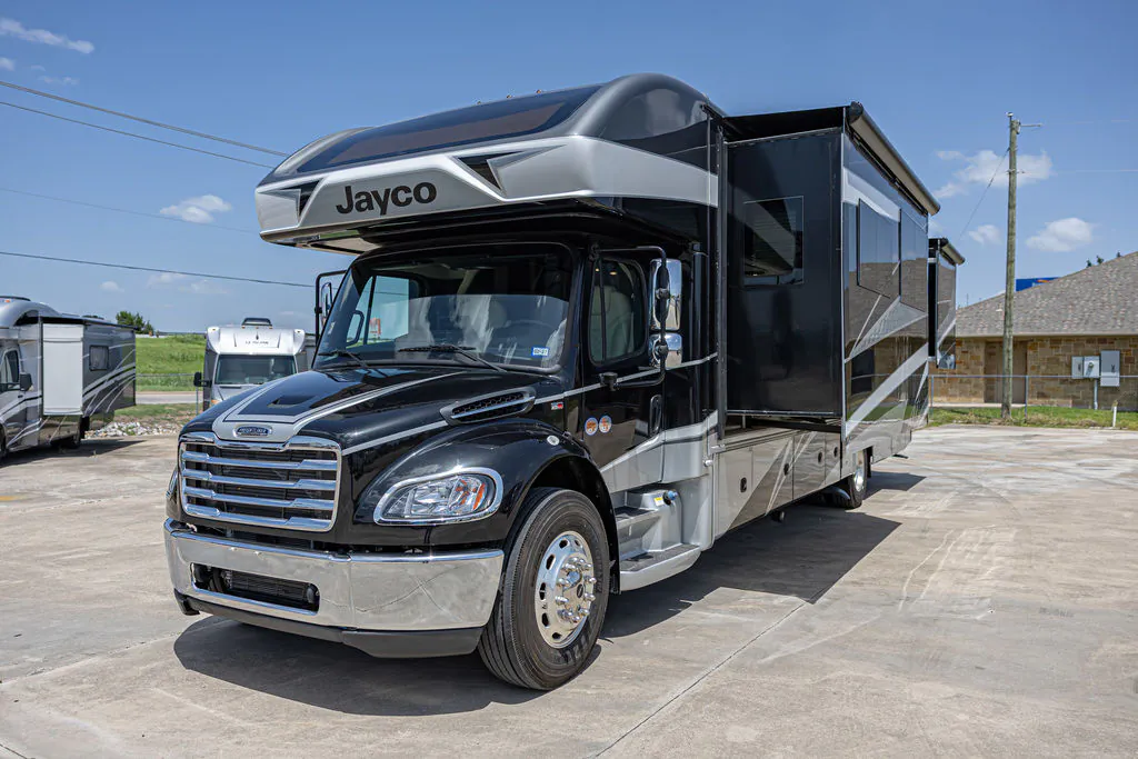 2025 Jayco Seneca 37M - Photo 2