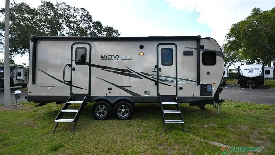 2022 Forest River Flagstaff Micro Lite 25FKS - Photo 3