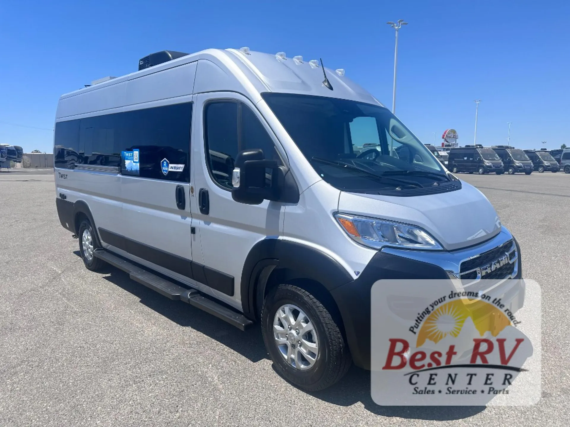 2025 Thor Motor Coach Twist 2HB - Photo 2