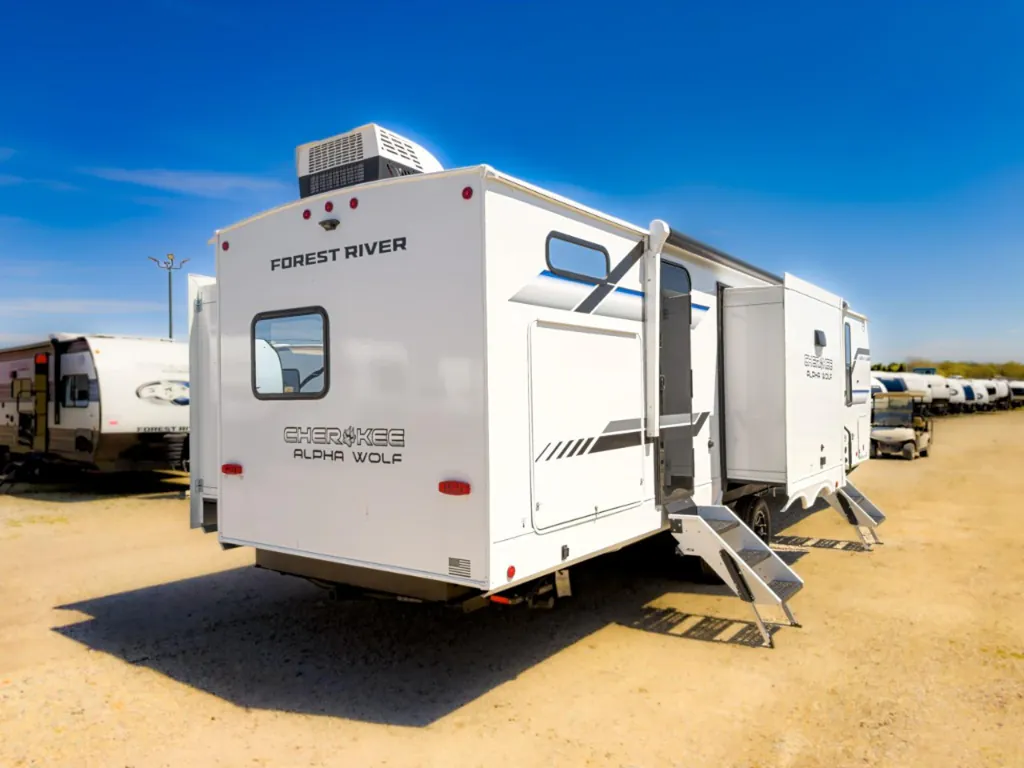 2026 Forest River Cherokee Alpha Wolf 33BH, Photos photo 11