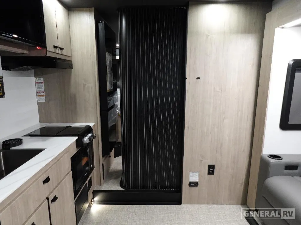 2026 Grand Design Lineage Series M 25TK - Photo 3