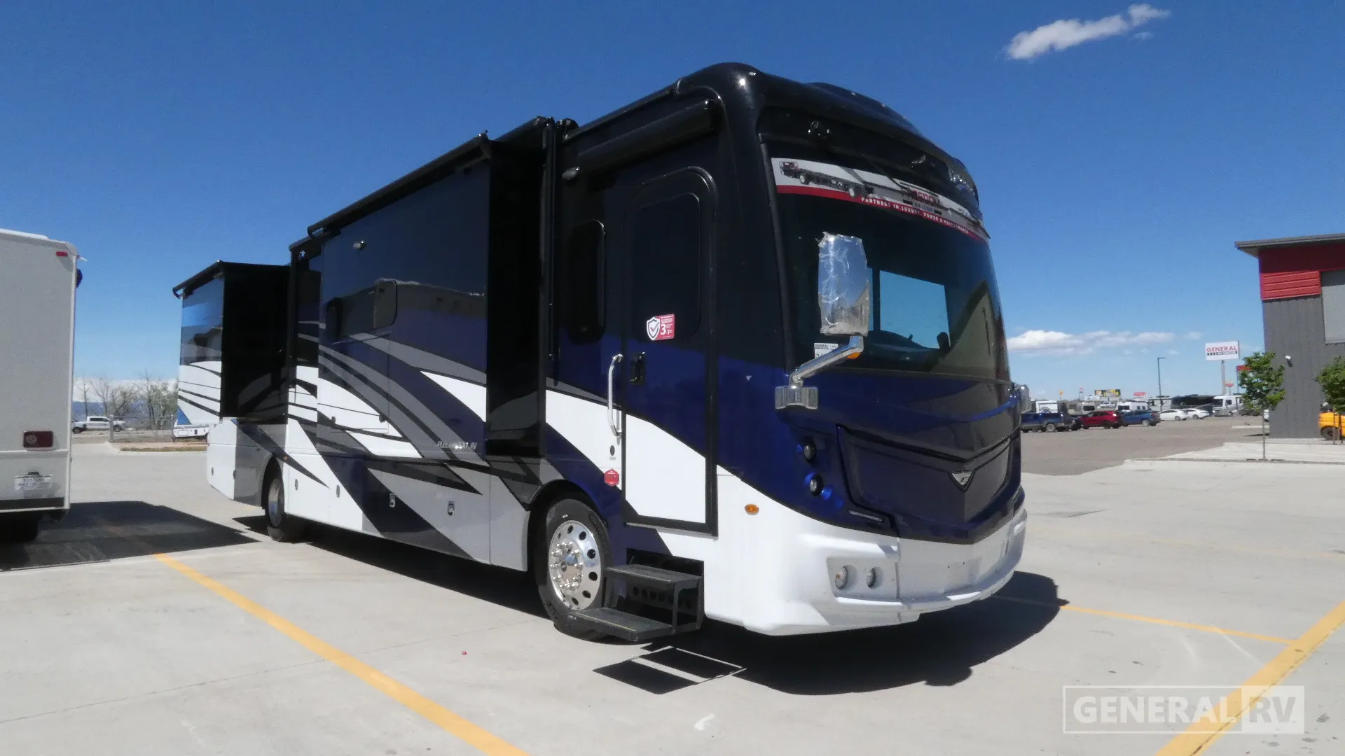 2026 Fleetwood Discovery 38N - Photo 2