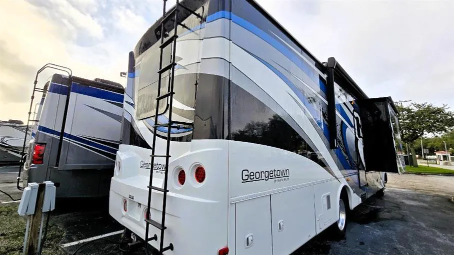 2019 Forest River Georgetown XL 378TS - Photo 4