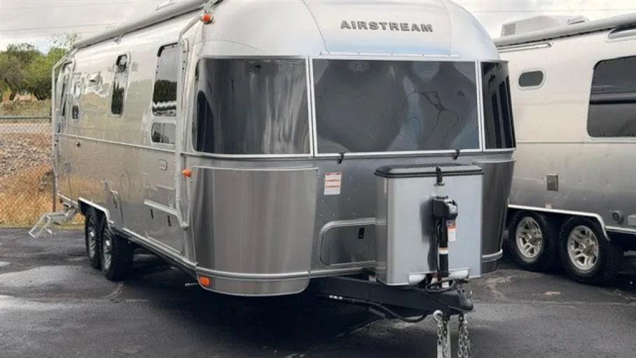 2027 Airstream Trade Wind 27FB - Photo 2
