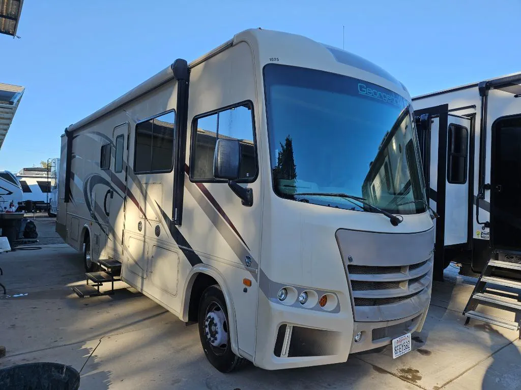2019 Forest River Georgetown 3 Series 31B3 - Photo 2