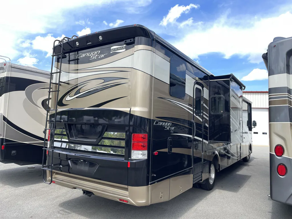 2016 Newmar Canyon Star 3921, Photos photo 5