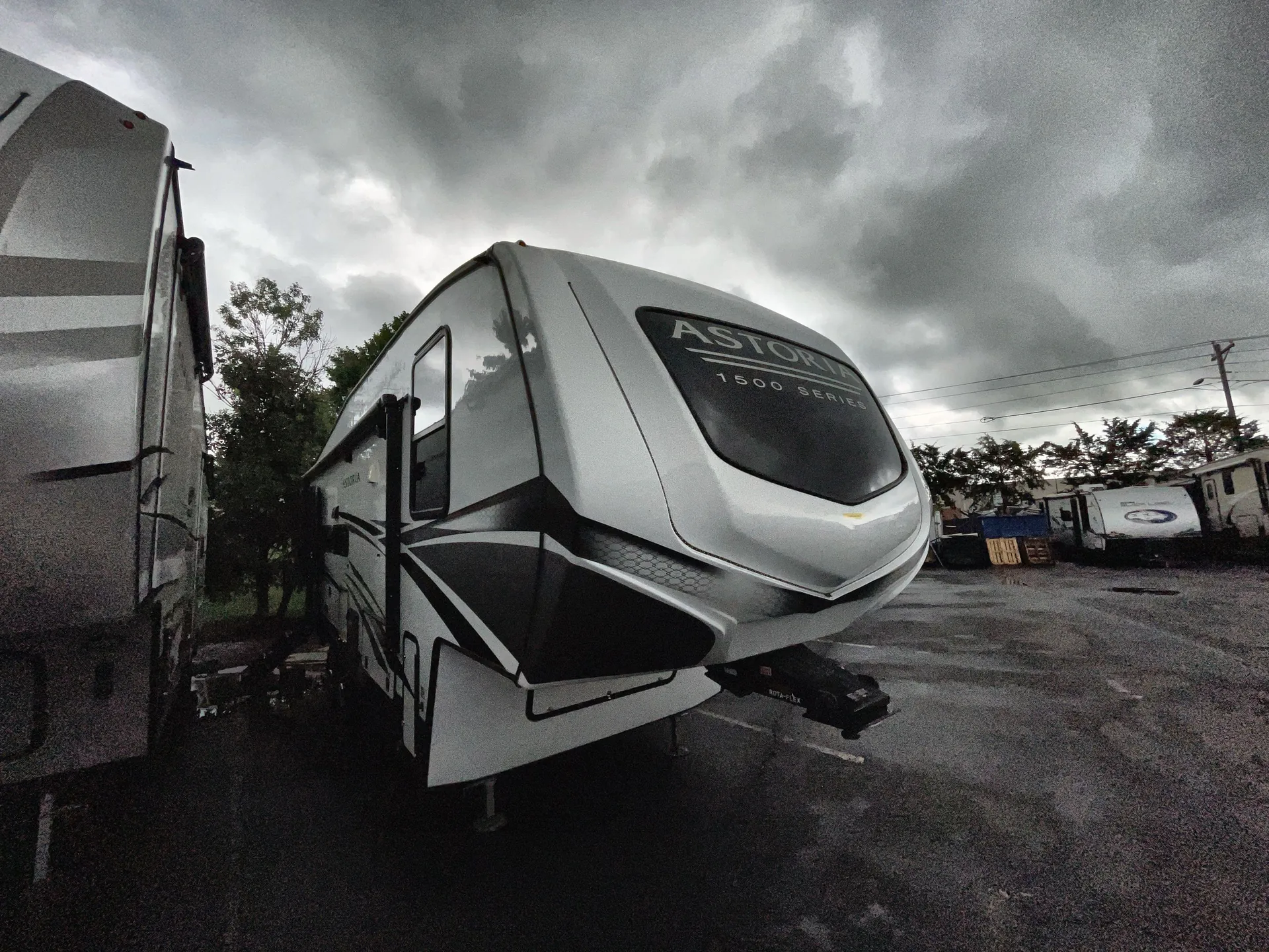 2024 Dutchmen Astoria 2533RDF dealer photo 1 from Camping World