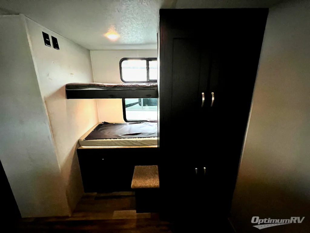 2022 Coachmen Freedom Express Select 31SE, Photos photo 12