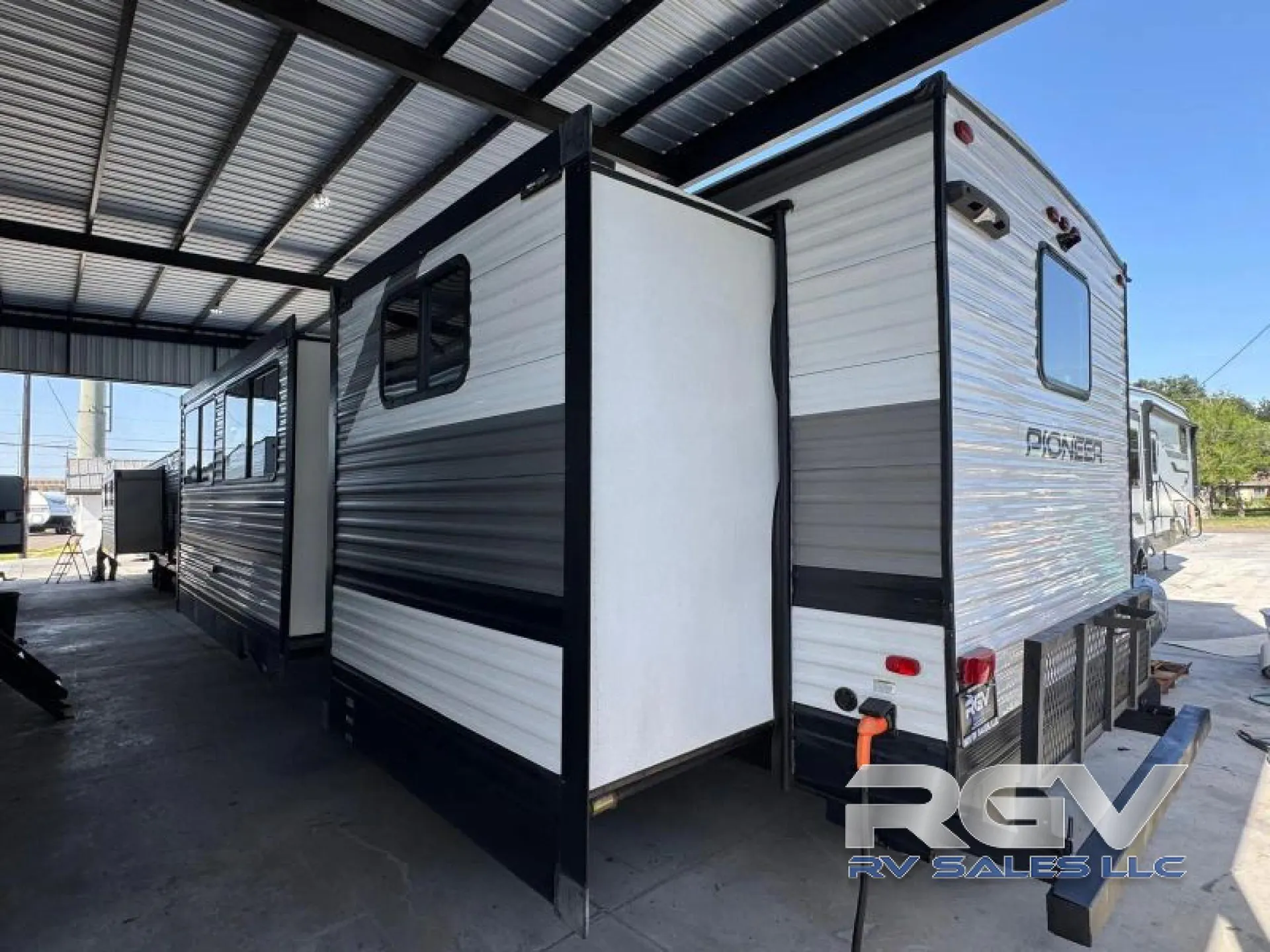 2022 Heartland Pioneer BH335 - Photo 3