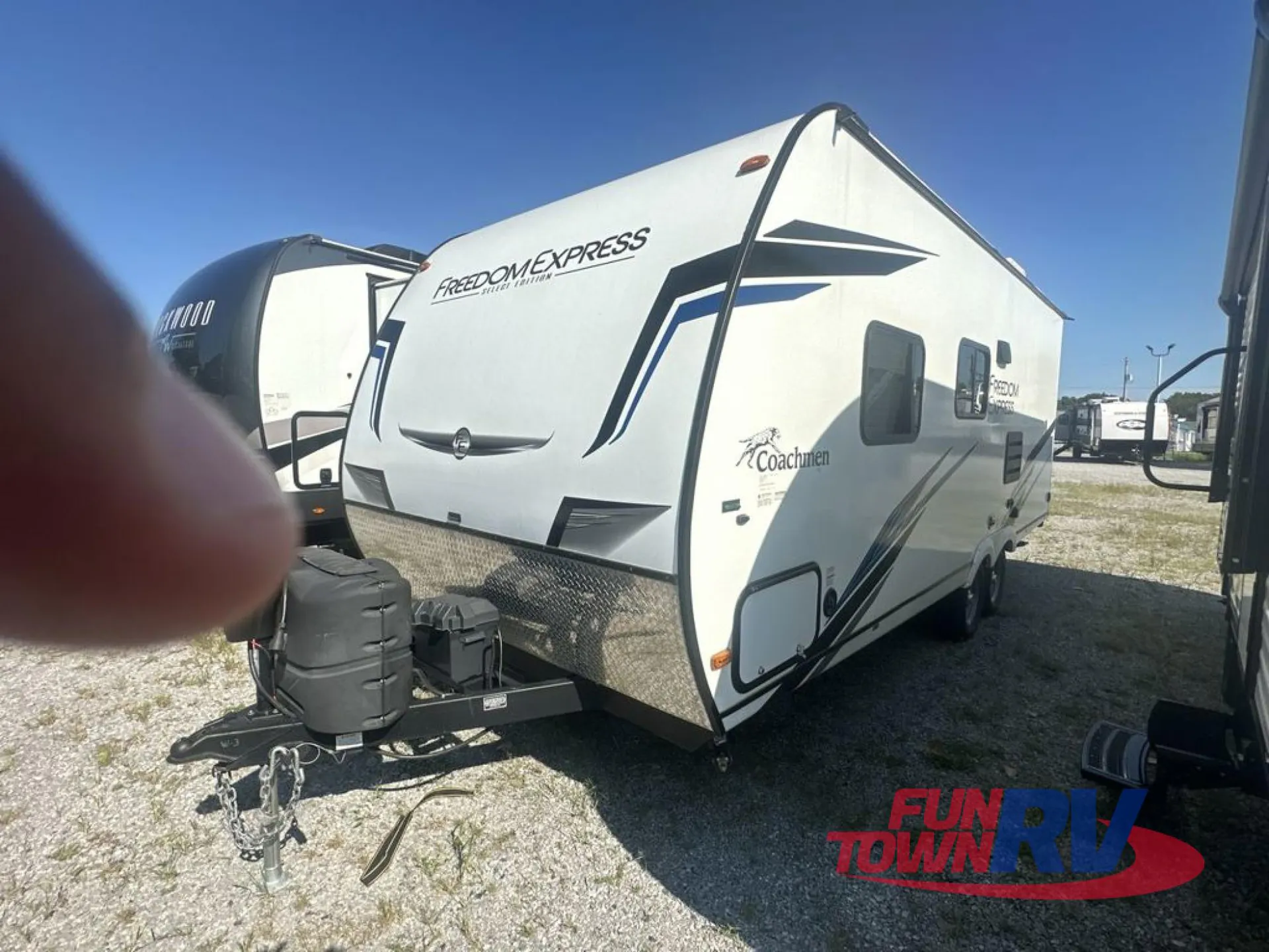 2023 Coachmen Freedom Express Select 22SE - Photo 4