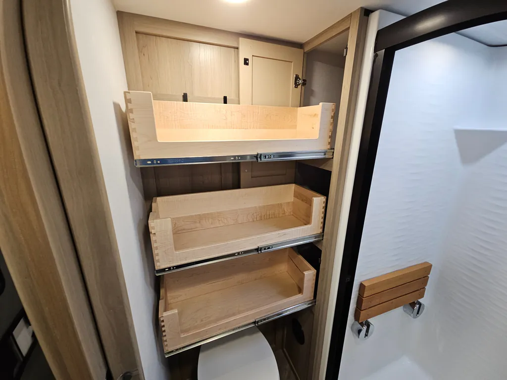 2026 Keystone Raptor 433, Photos photo 24
