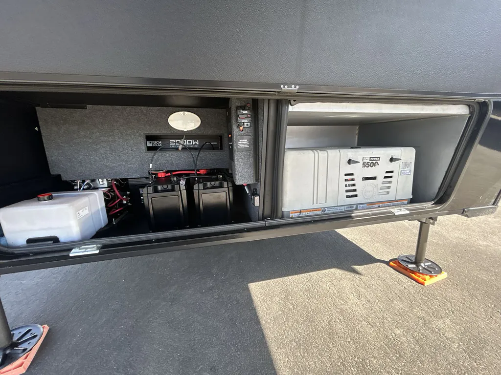 2025 Brinkley Model G 4000, Photos photo 33