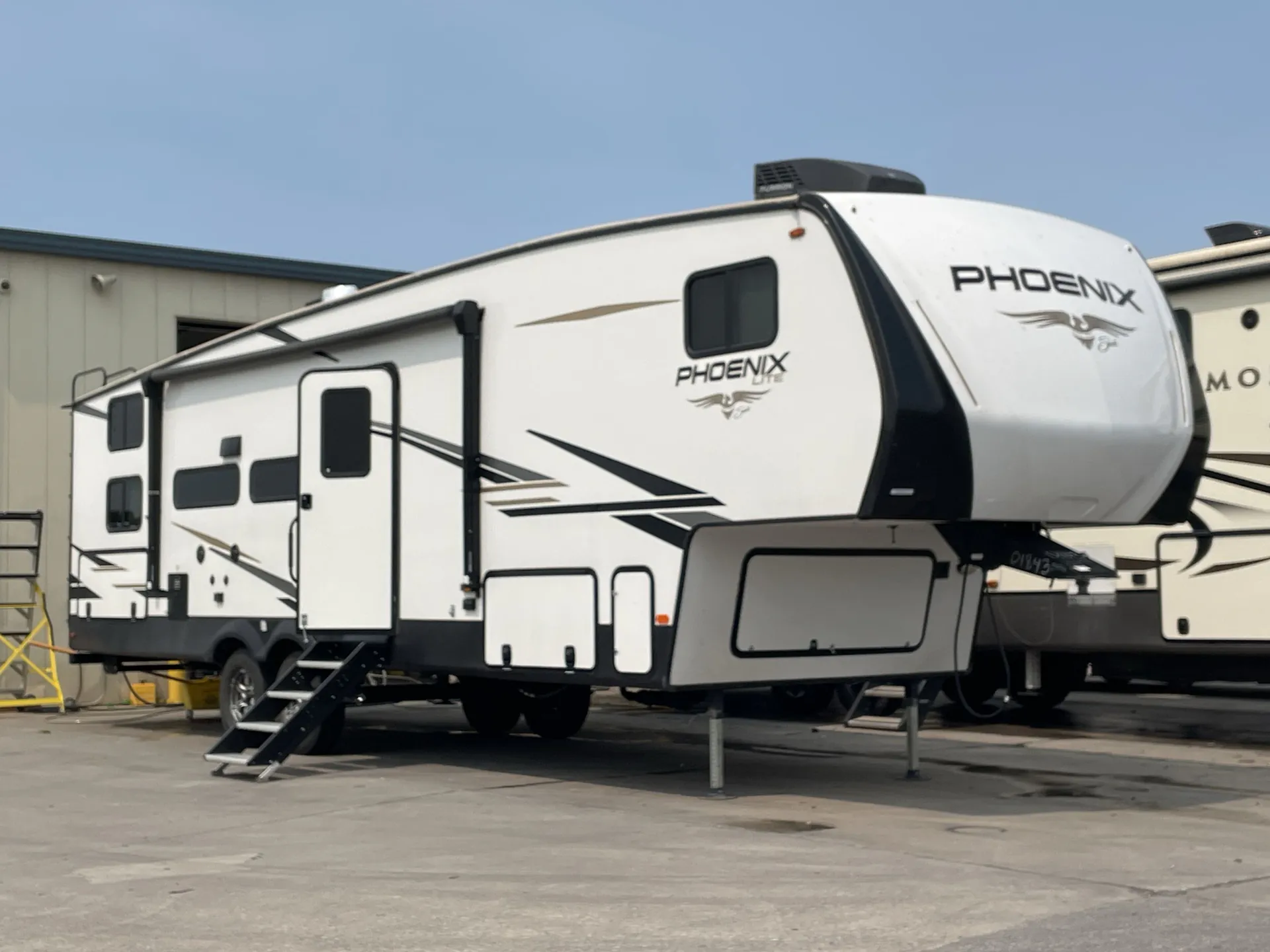 2022 Shasta Phoenix Lite 274BH - Photo 2