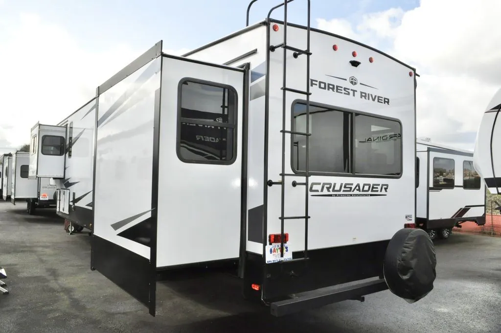 2025 Prime Time Crusader 375FLS - Photo 4