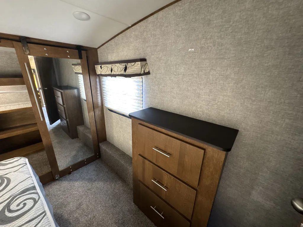 2019 Forest River Sabre 36BHQ, Photos photo 20