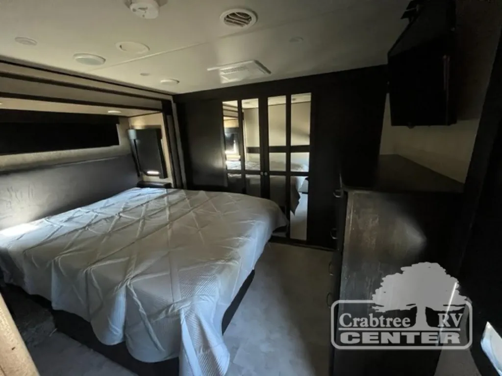 2015 Grand Design Momentum 380TH, Photos photo 22