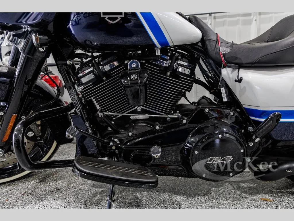 2021 Harley-Davidson Street Glide ARCTIC BLAST - Photo 2