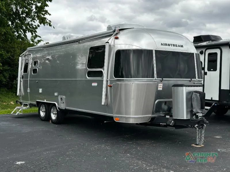 2025 Airstream International 27FB - Photo 2