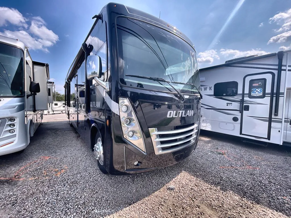 2022 Thor Motor Coach Outlaw 38KB - Photo 2