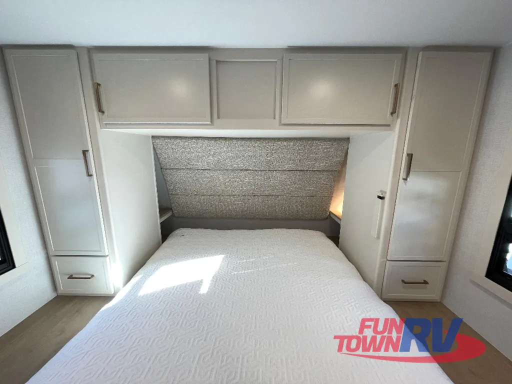 2026 Brinkley Model Ix 20X, Photos photo 20