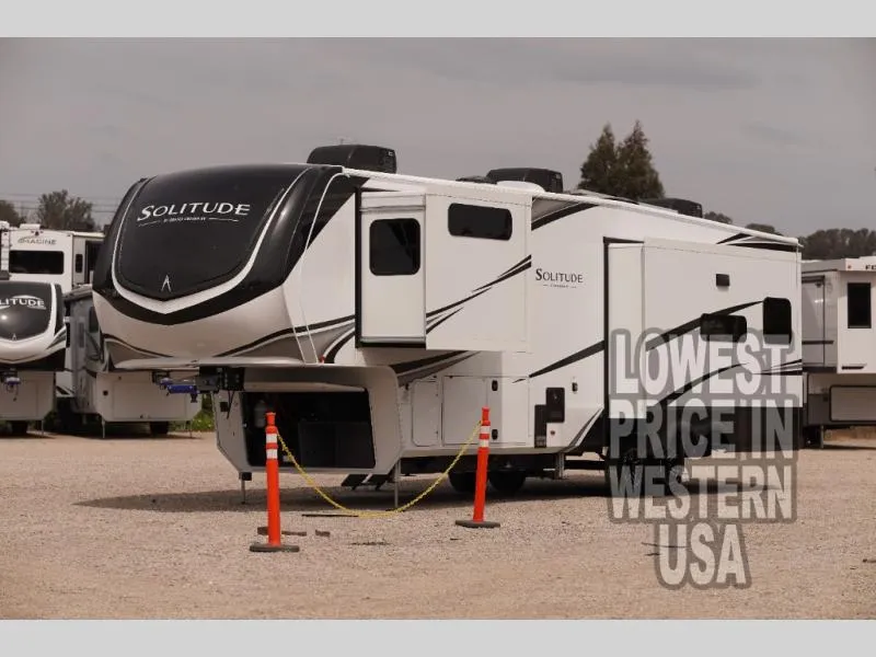 2025 Grand Design Solitude 370DV - Photo 3