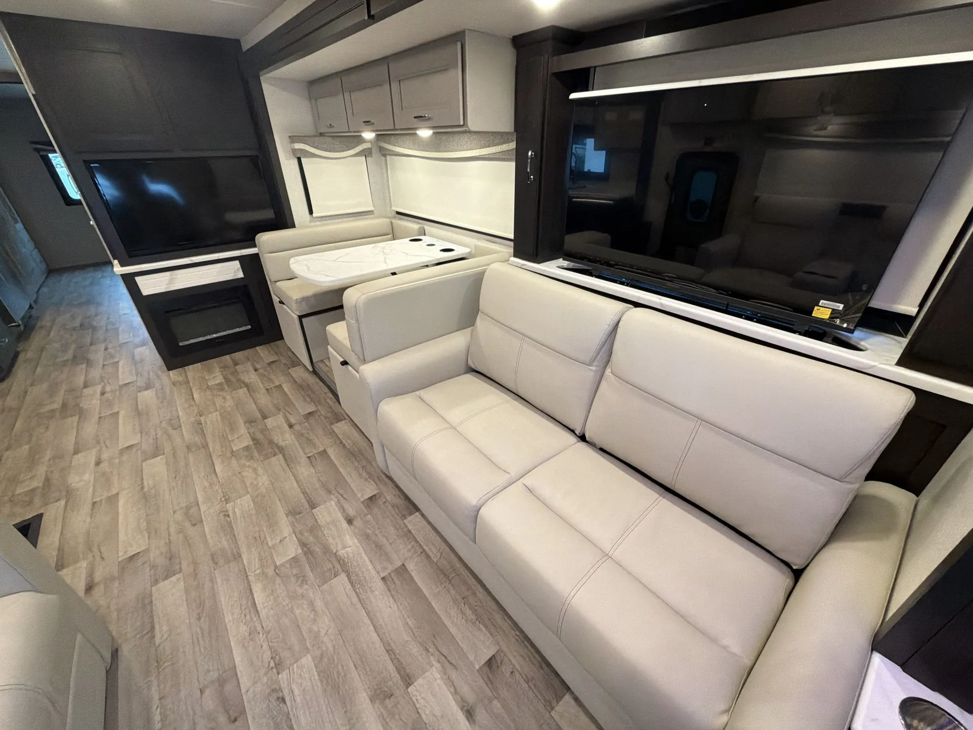 2026 Thor Motor Coach Pasadena 38FX — living area main