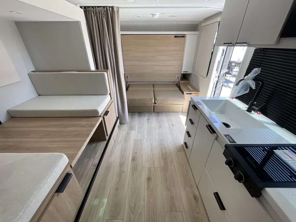 2027 Winnebago Micro Minnie 2108DS, Photos photo 3