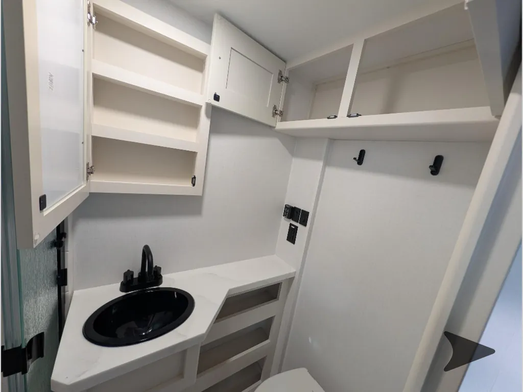 2027 Brinkley Model G 3970, Photos photo 34