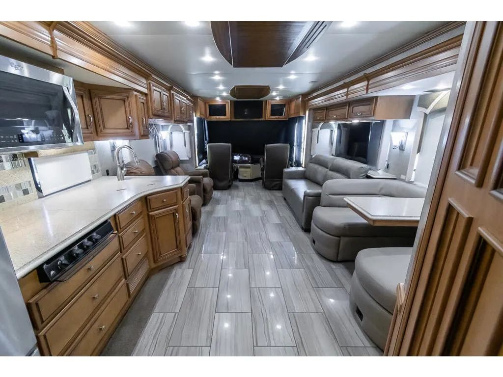 2015 Newmar Ventana 4002 - Photo 3