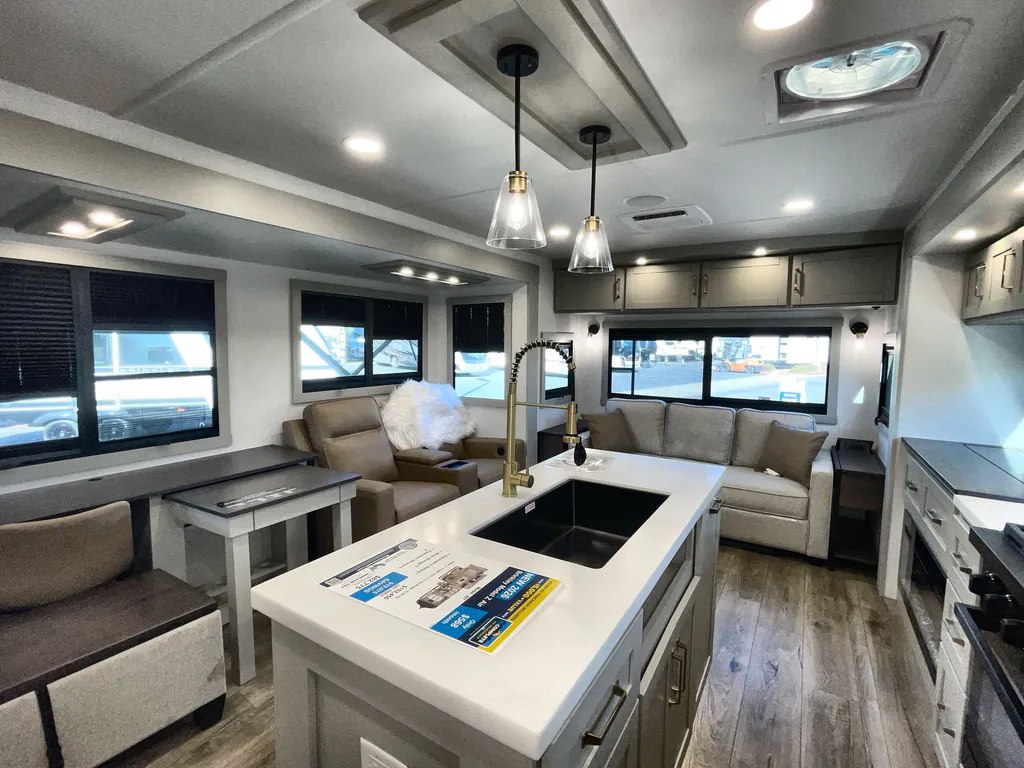 2026 Brinkley Model Z Air 297, Photos photo 11