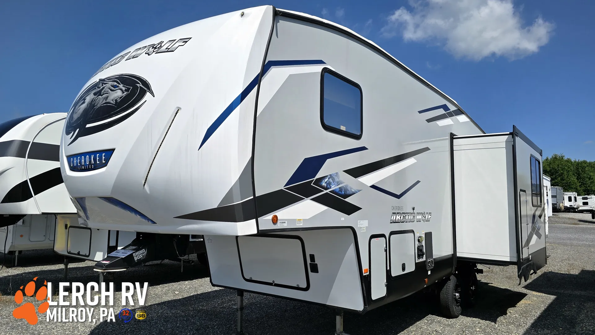 2023 Forest River Cherokee Arctic Wolf 261RK - Photo 3