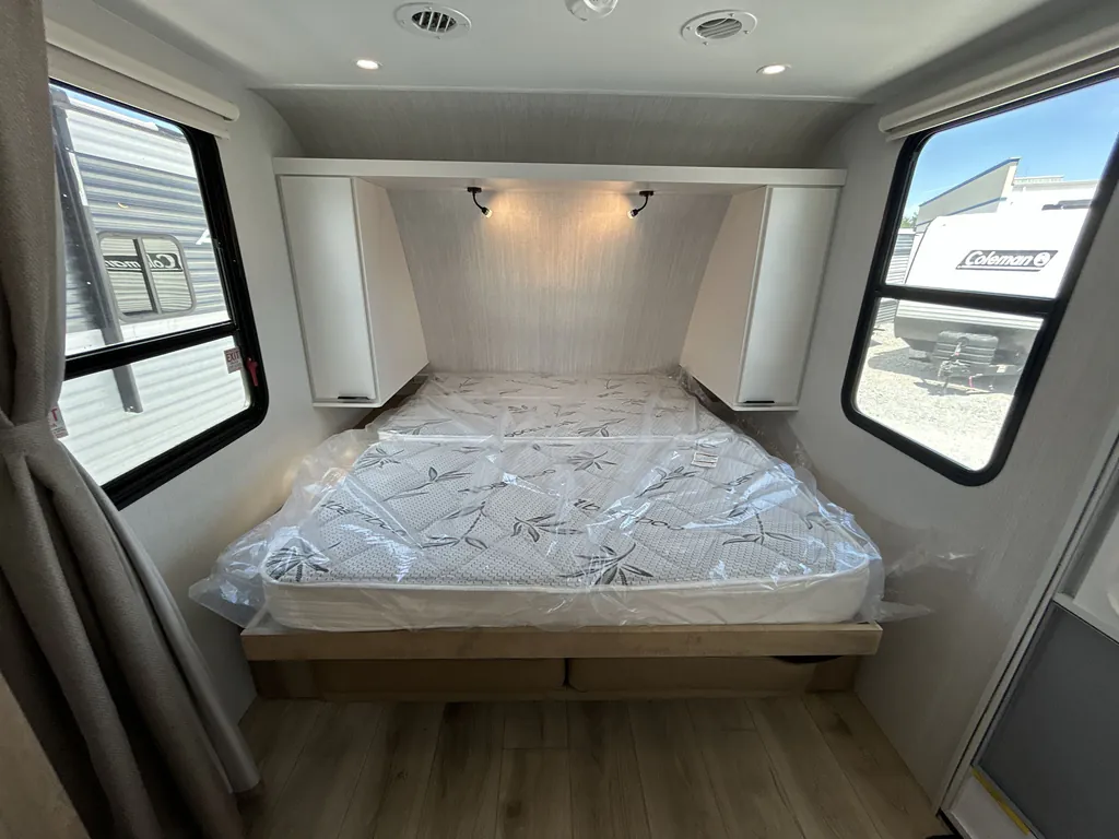 2027 Winnebago Micro Minnie 2108DS, Photos photo 32