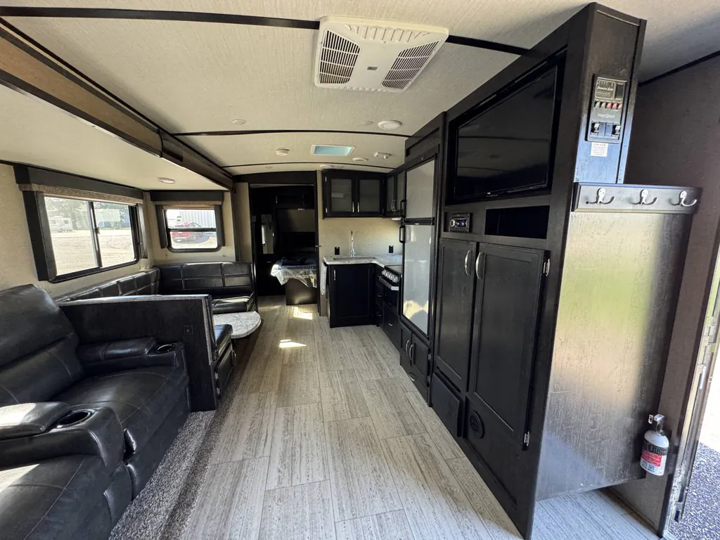 2019 Grand Design Imagine 2800BH, Photos photo 18