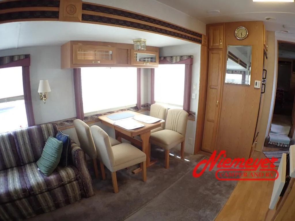 2002 Newmar KOUNTRY STAR 34DSSK - Photo 2