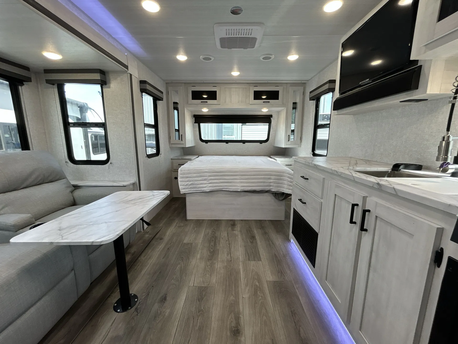 2025 East to West Longitude 185RB — living area main