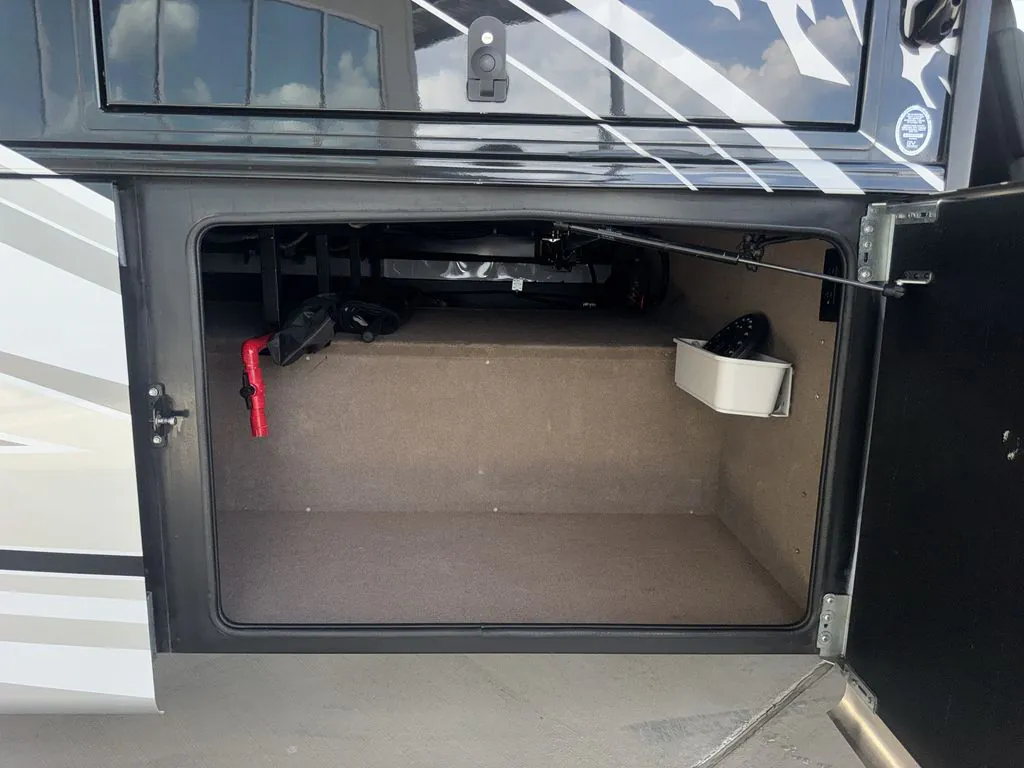 2025 Jayco Seneca 37K - Photo 4