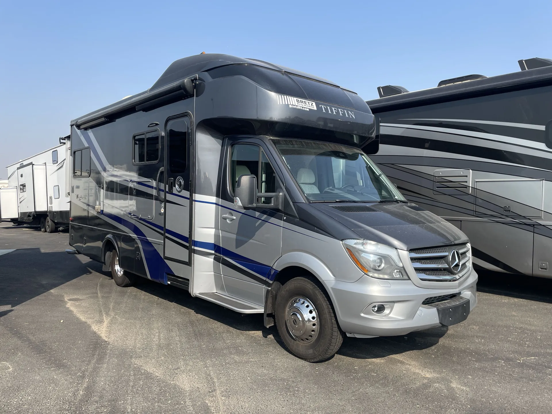 2019 Tiffin Wayfarer 24 BW dealer photo 1 from Camping World