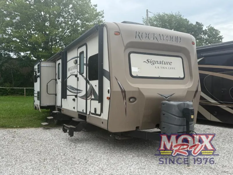 2015 Forest River RV Rockwood Signature Ultra Lite 8327SS - Photo 2